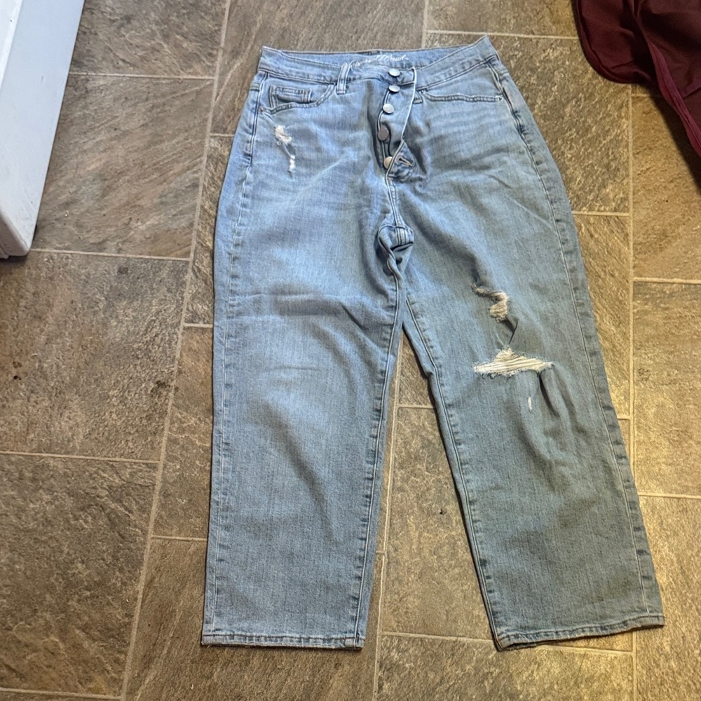 Universal Thread Light Blue Distressed Women Jeans